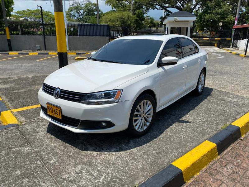 Volkswagen Jetta • 2014 • 58,000 km 4