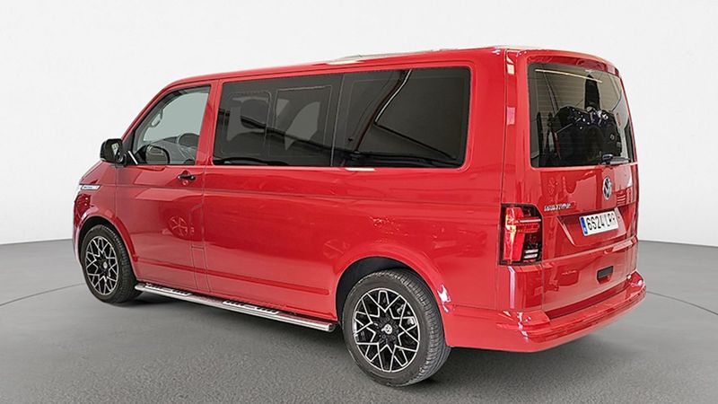 Volkswagen Multivan • 2021 • 30,742 km 4