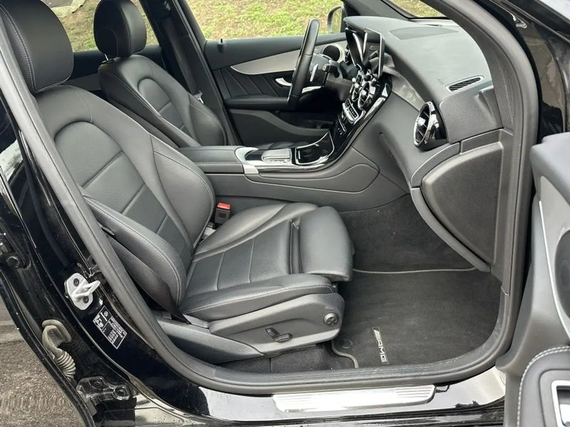 Mercedes-Benz GLC-Class • 2022 • 45,000 km 3