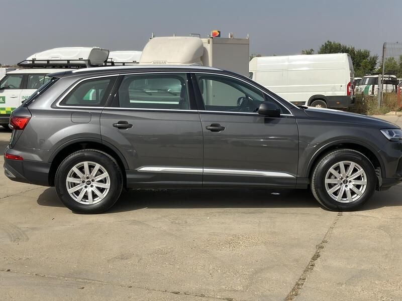Audi Q7 • 2024 • 12,743 km 6