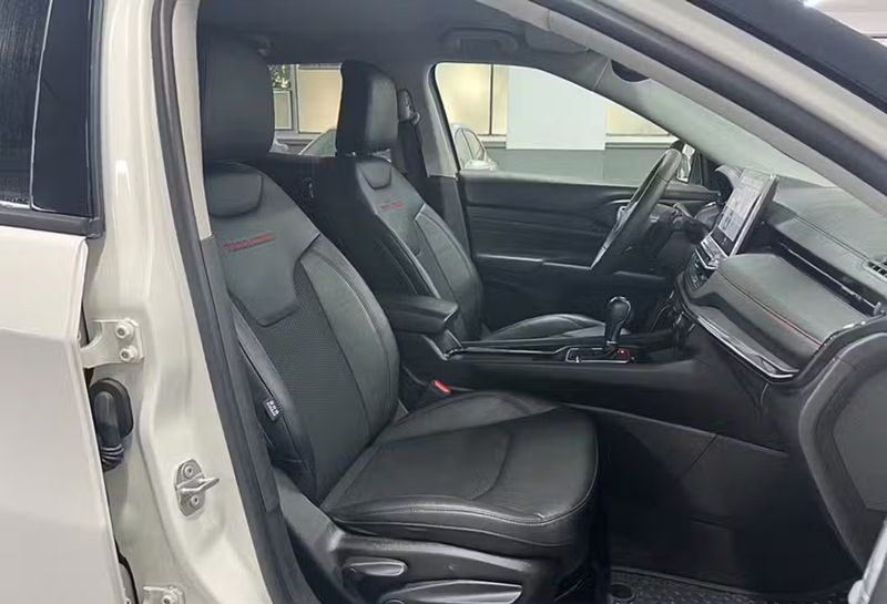 Jeep Compass • 2022 • 83,489 km 9