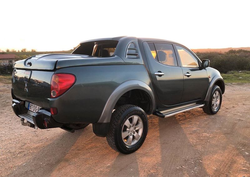 Mitsubishi L200 • 2007 • 199,999 km 2
