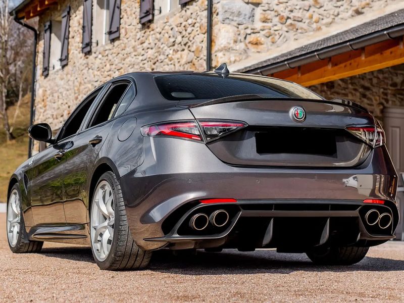 Alfa Romeo Giulia • 2020 • 36,500 km 5