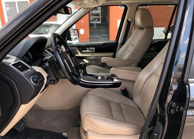Land Rover Discovery • 2021 • 170,000 km 5