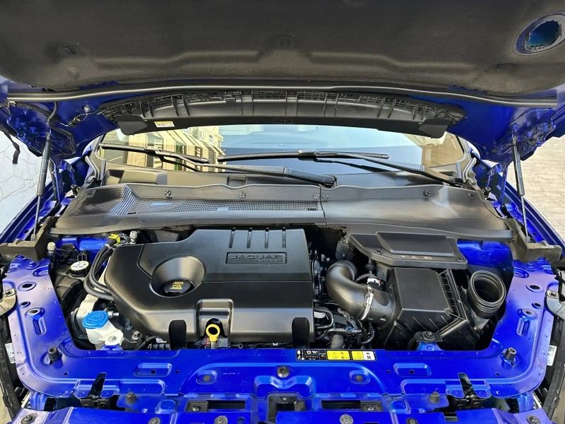 Jaguar E-PACE • 2019 • 131,200 km 8