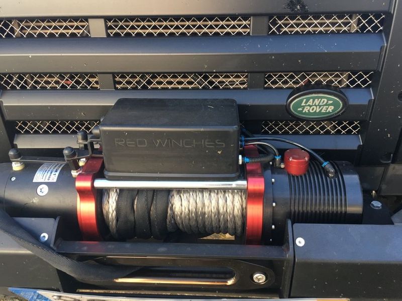 Land Rover Defender • 2011 • 9,300 km 6