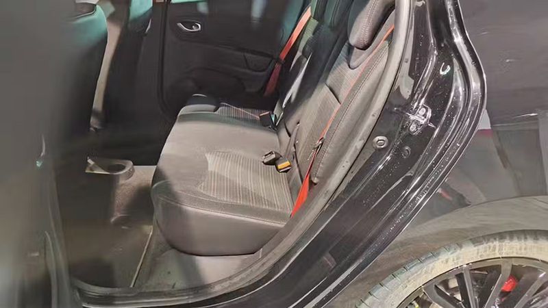 Renault Clio • 2018 • 56,796 km 8