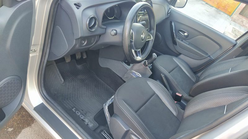 Renault Logan • 2020 • 3,000 km 4