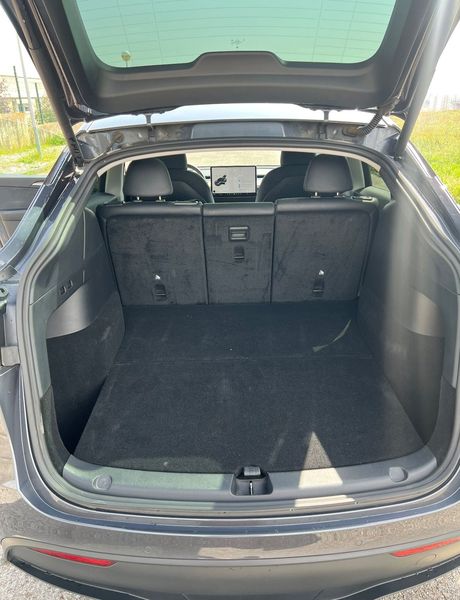 Tesla Model Y • 2021 • 68,000 km 9