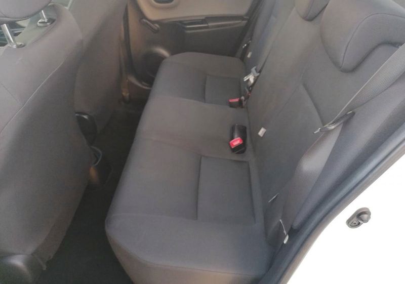 Toyota Yaris • 2015 • 20,000 km 5