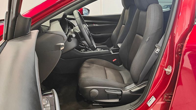 Mazda 3 • 2023 • 18,720 km 8