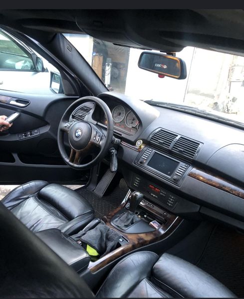 BMW X5 • 2002 • 27,000 km 11