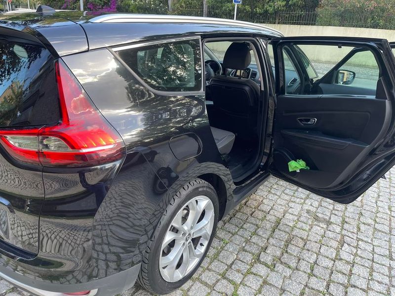 Renault Grand Scenic • 2017 • 60,000 km 7