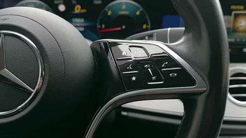 Mercedes-Benz E • 2020 • 115,784 km 25