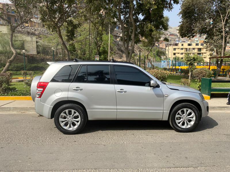 Suzuki Grand Nomade • 2017 • 61,000 km 5