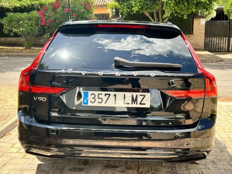 Volvo V90 • 2021 • 120,000 km 2
