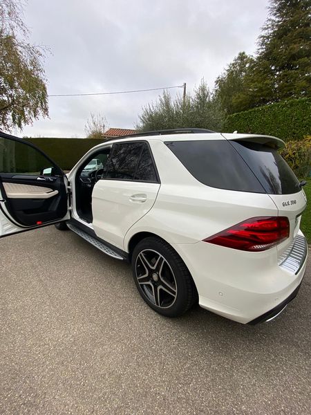 Mercedes-Benz GLE-Class • 2016 • 52,000 km 3