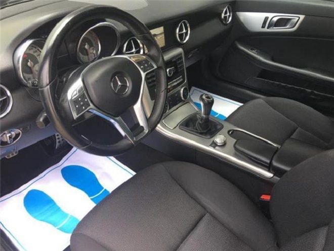 Mercedes-Benz SLK • 2011 • 137,000 km 7