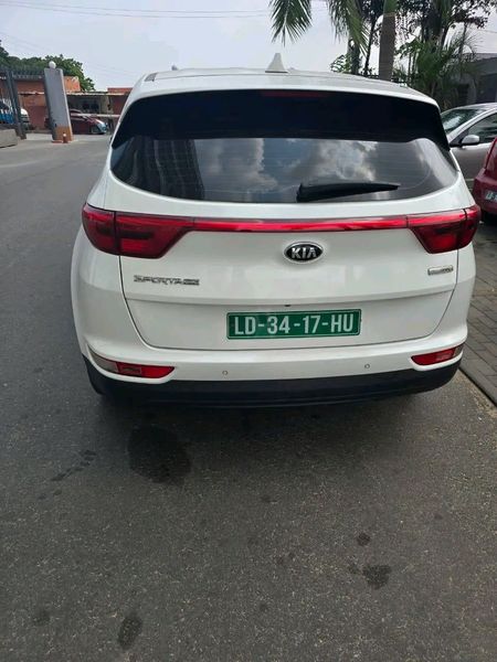 Kia Sportage • 2022 • 3,000 km 4