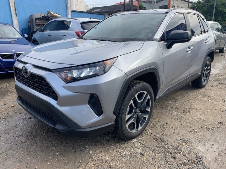 Toyota RAV4 • 2019 • 3 km 1