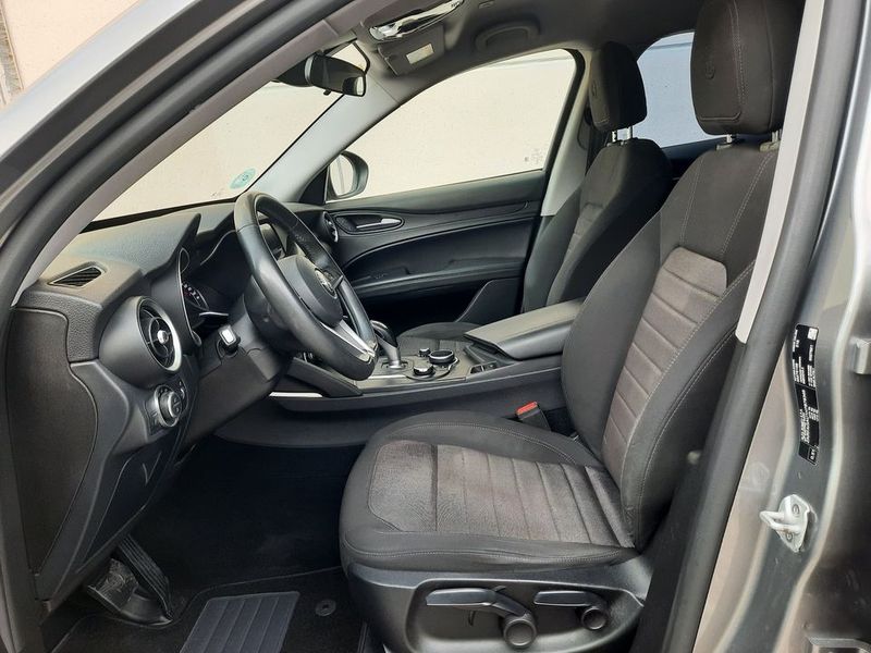 Alfa Romeo Stelvio • 2017 • 207,000 km 5