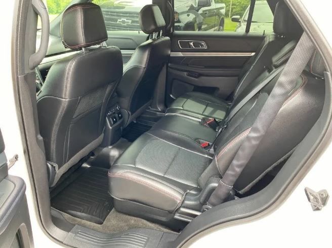 Ford Explorer • 2016 • 135,000 km 7