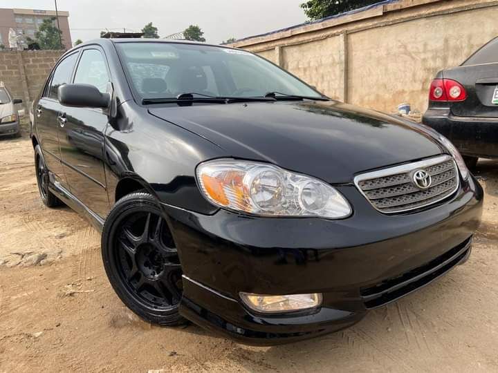 Toyota Corolla • 2004 • 126,340 km 1
