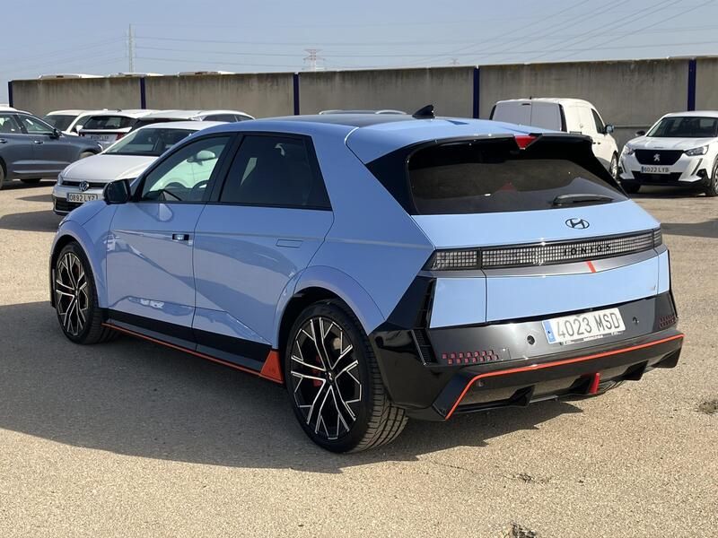 Hyundai Ioniq Electric • 2024 • 20,256 km 3