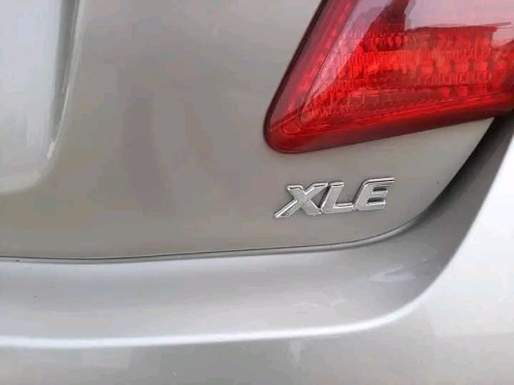 Toyota Camry • 2010 • 126,340 km 5