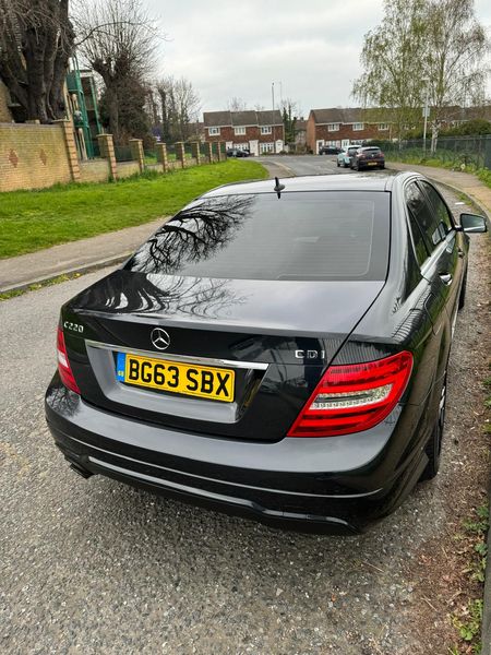Mercedes-Benz C-Class • 2013 • 193,000 km 3