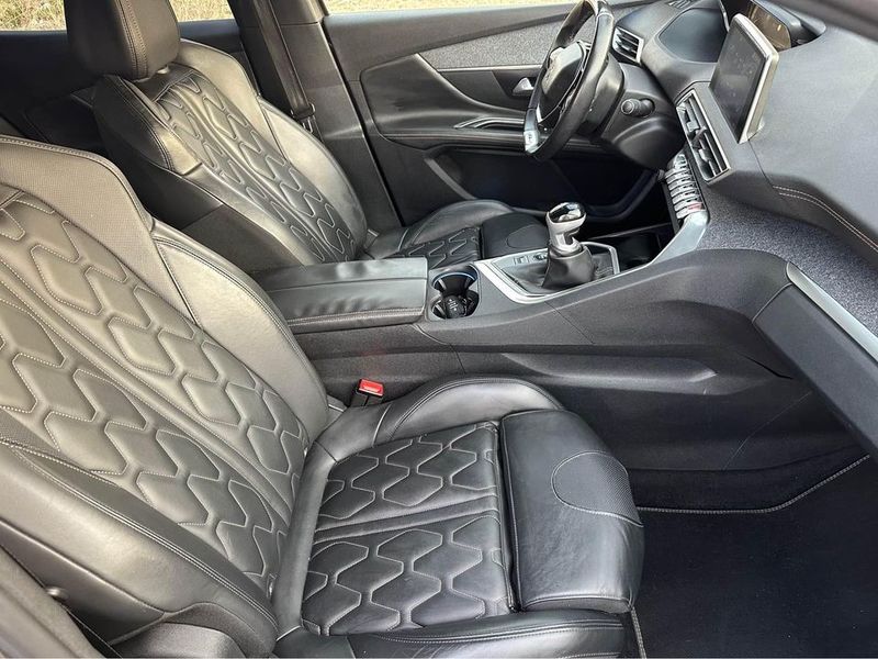 Peugeot 3008 • 2018 • 169,000 km 3