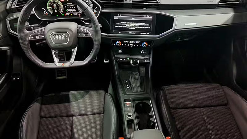 Audi Q3 • 2024 • 7,333 km 5