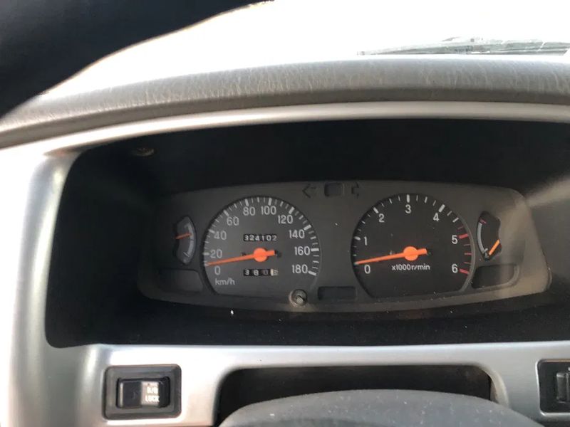 Mitsubishi L200 Pick up • 2000 • 335,000 km 5