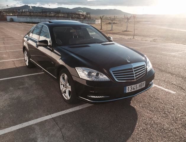 Mercedes-Benz S-Class • 2011 • 289,000 km 3
