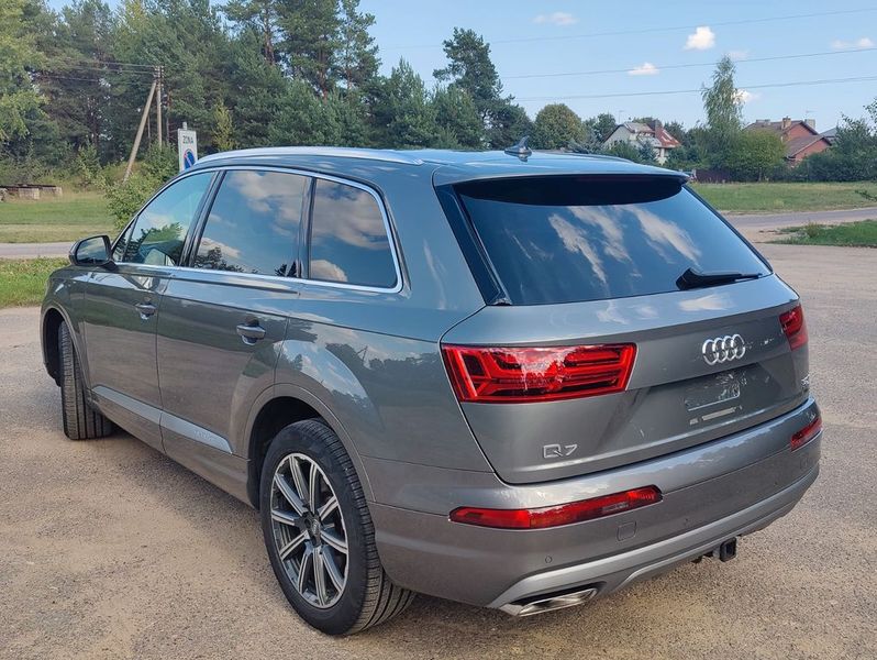 Audi Q7 • 2017 • 132,000 km 5