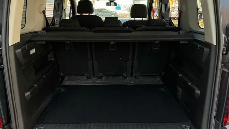 Citroën Berlingo • 2017 • 133,745 km 3