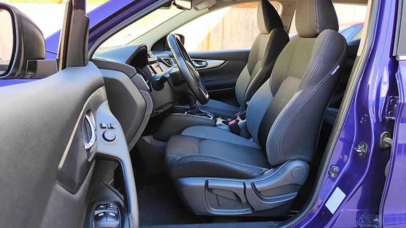 Nissan Qashqai • 2017 • 143,670 km 10