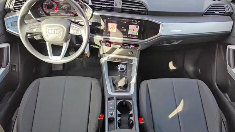 Audi Q3 • 2023 • 14,900 km 4