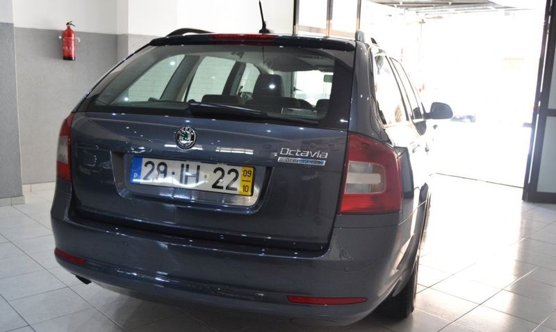 Škoda Octavia • 2009 • 142,000 km 2
