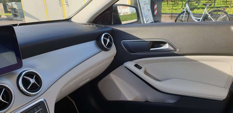 Mercedes-Benz CLA • 2017 • 129,000 km 10