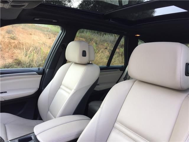 BMW X5 • 2010 • 212,000 km 5