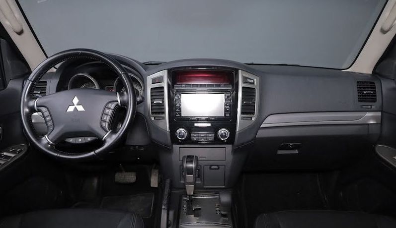 Mitsubishi Pajero • 2018 • 96,000 km 9