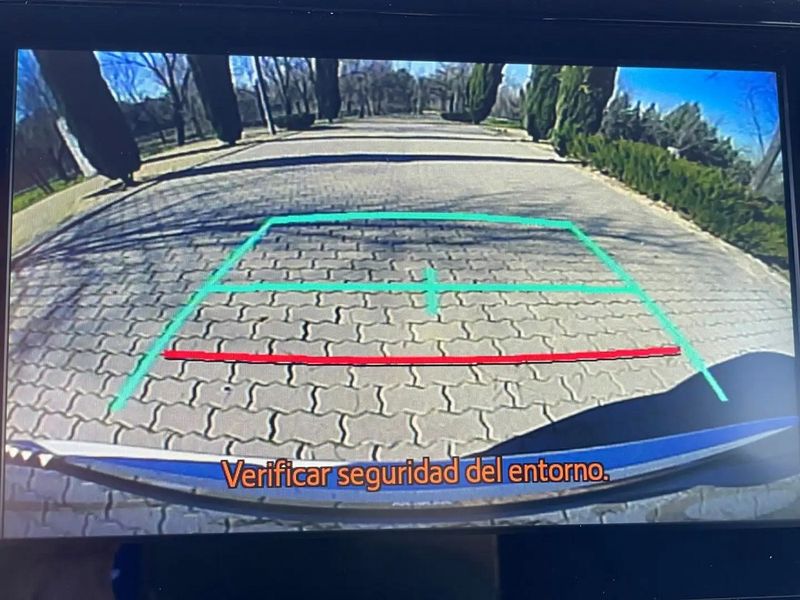 Toyota Corolla Hybrid • 2019 • 143,000 km 12