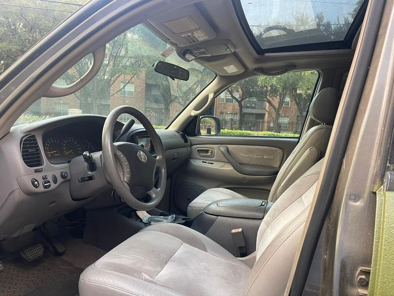 Toyota Tundra • 2004 • 11,200 km 6