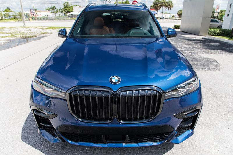 BMW X7 • 2022 • 21,172 km 2