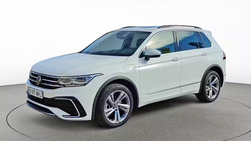Volkswagen Tiguan • 2023 • 24,500 km 1
