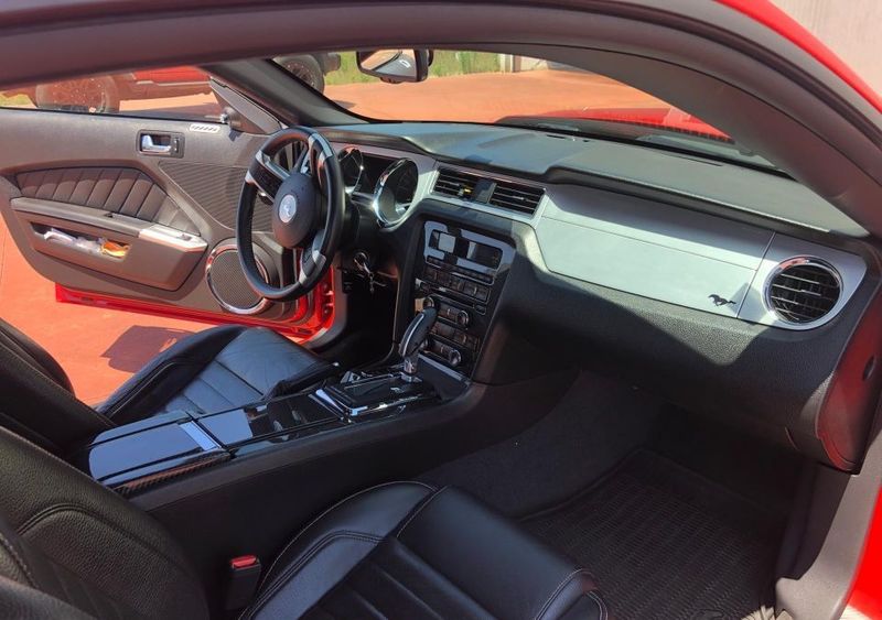 Ford Mustang • 2011 • 106,000 km 2