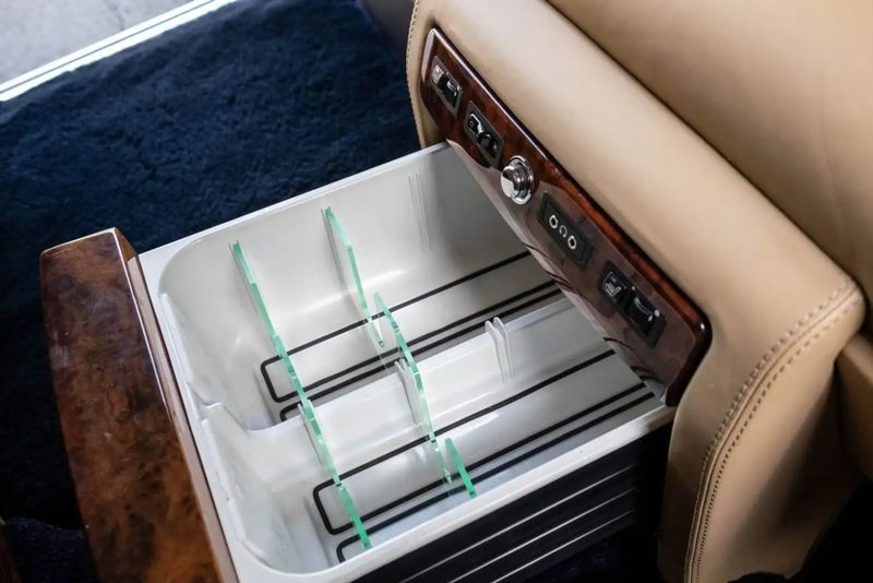 Rolls-Royce Phantom • 2011 • 75,000 km 4