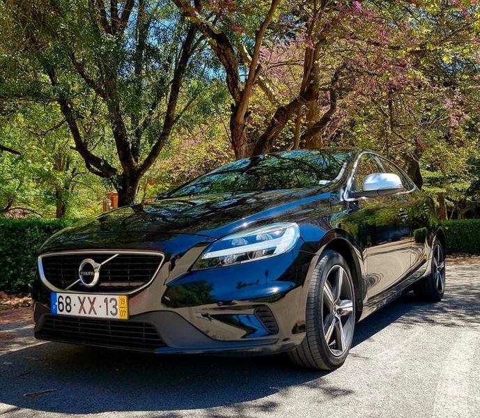 Volvo V40 • 2019 • 70,000 km 1