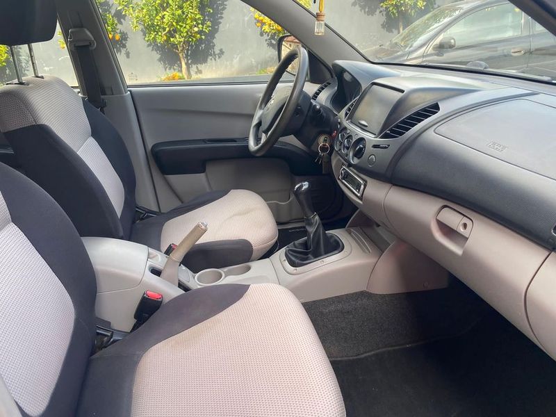 Mitsubishi L200 • 2015 • 87,000 km 3